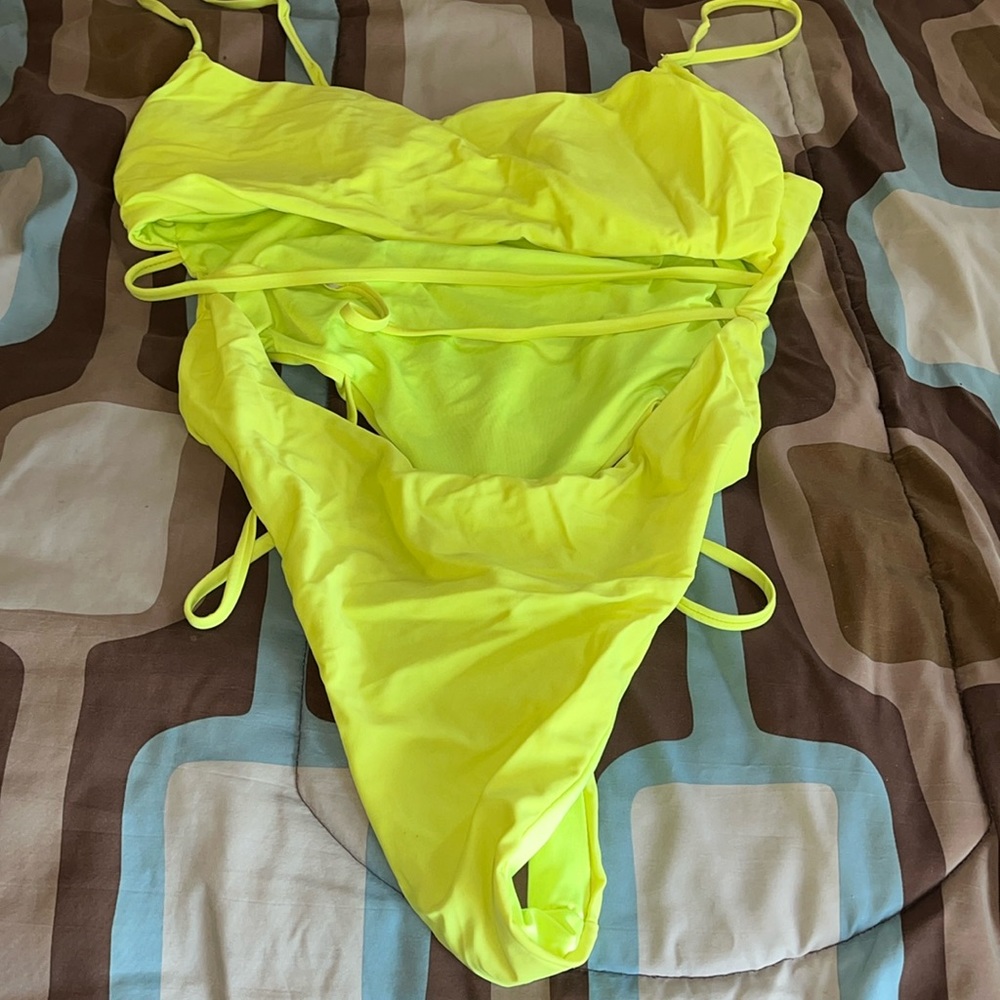 Bathing suite for sale size: XL , brand new , Color: lime yellow